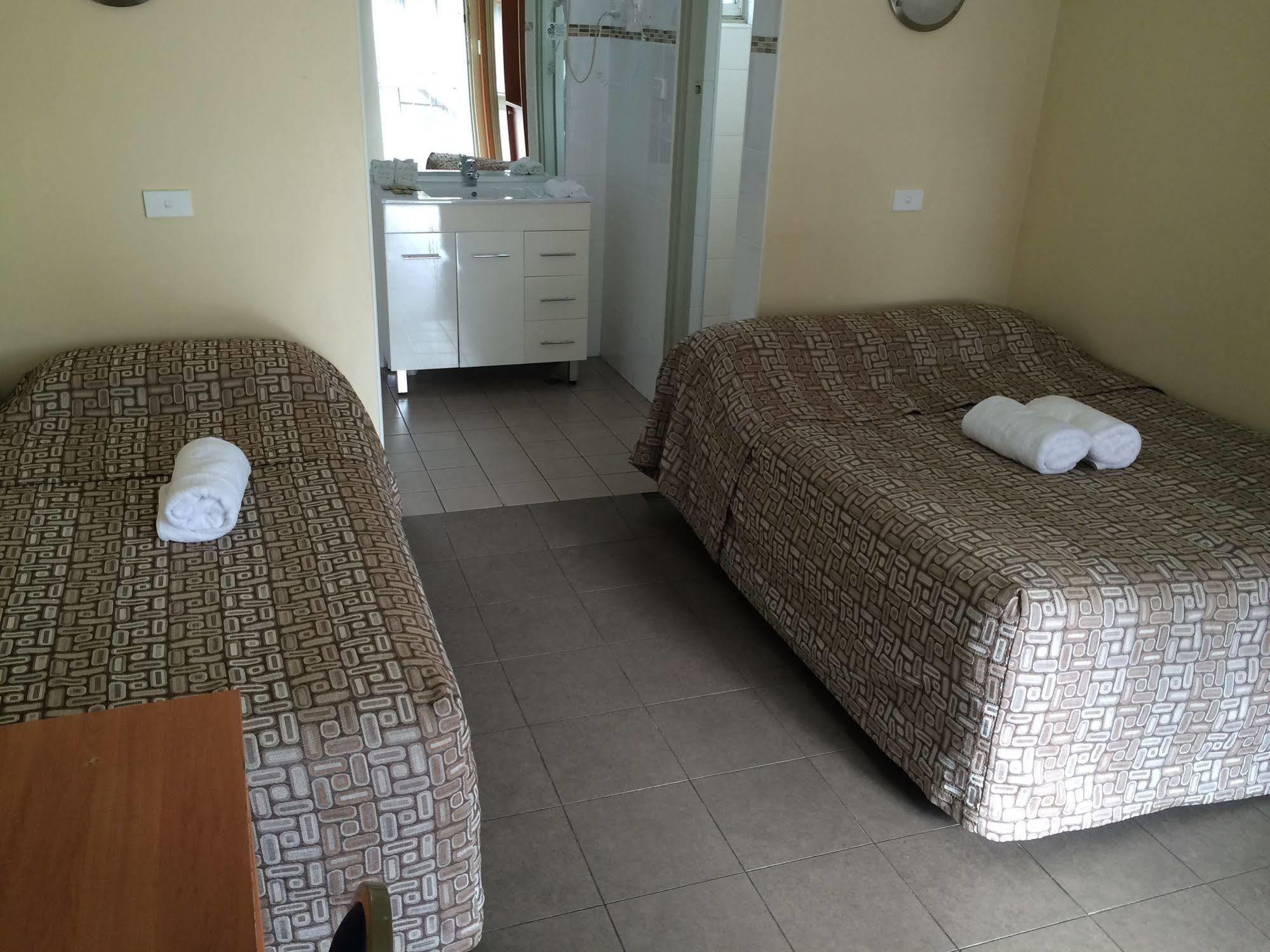 Liberty Plains Motor Inn Sydney Bagian luar foto