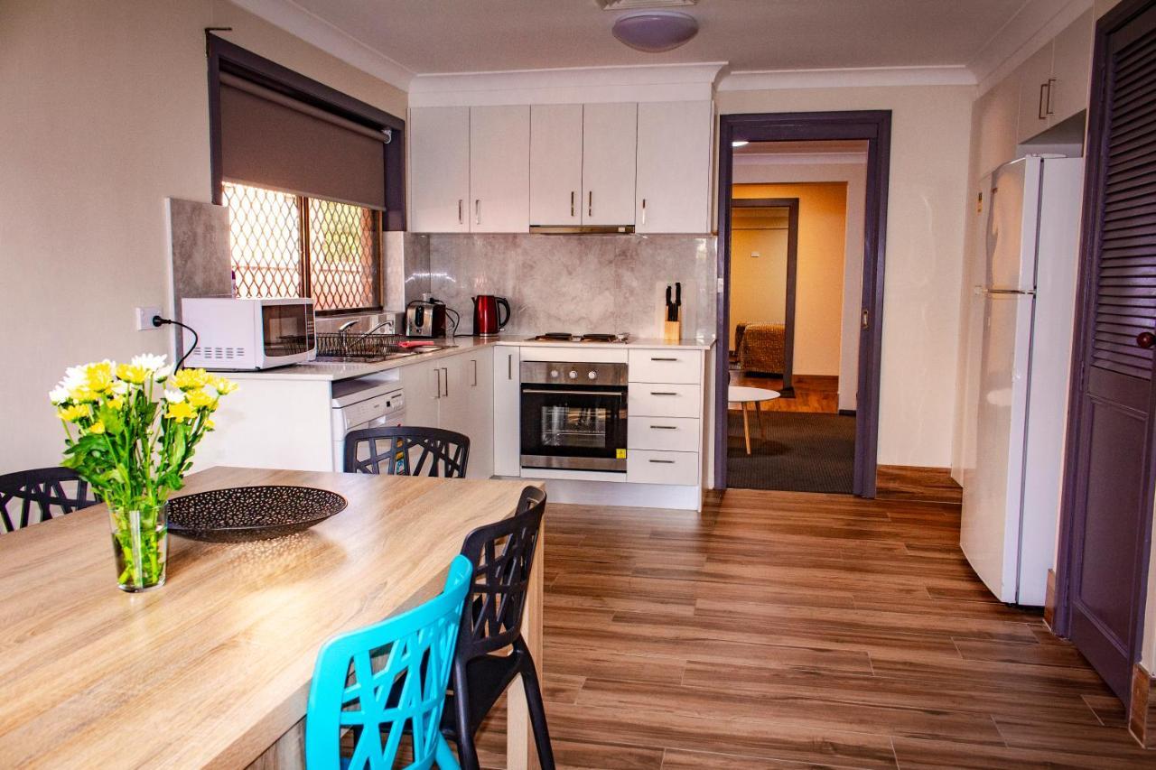 Liberty Plains Motor Inn Sydney Bagian luar foto