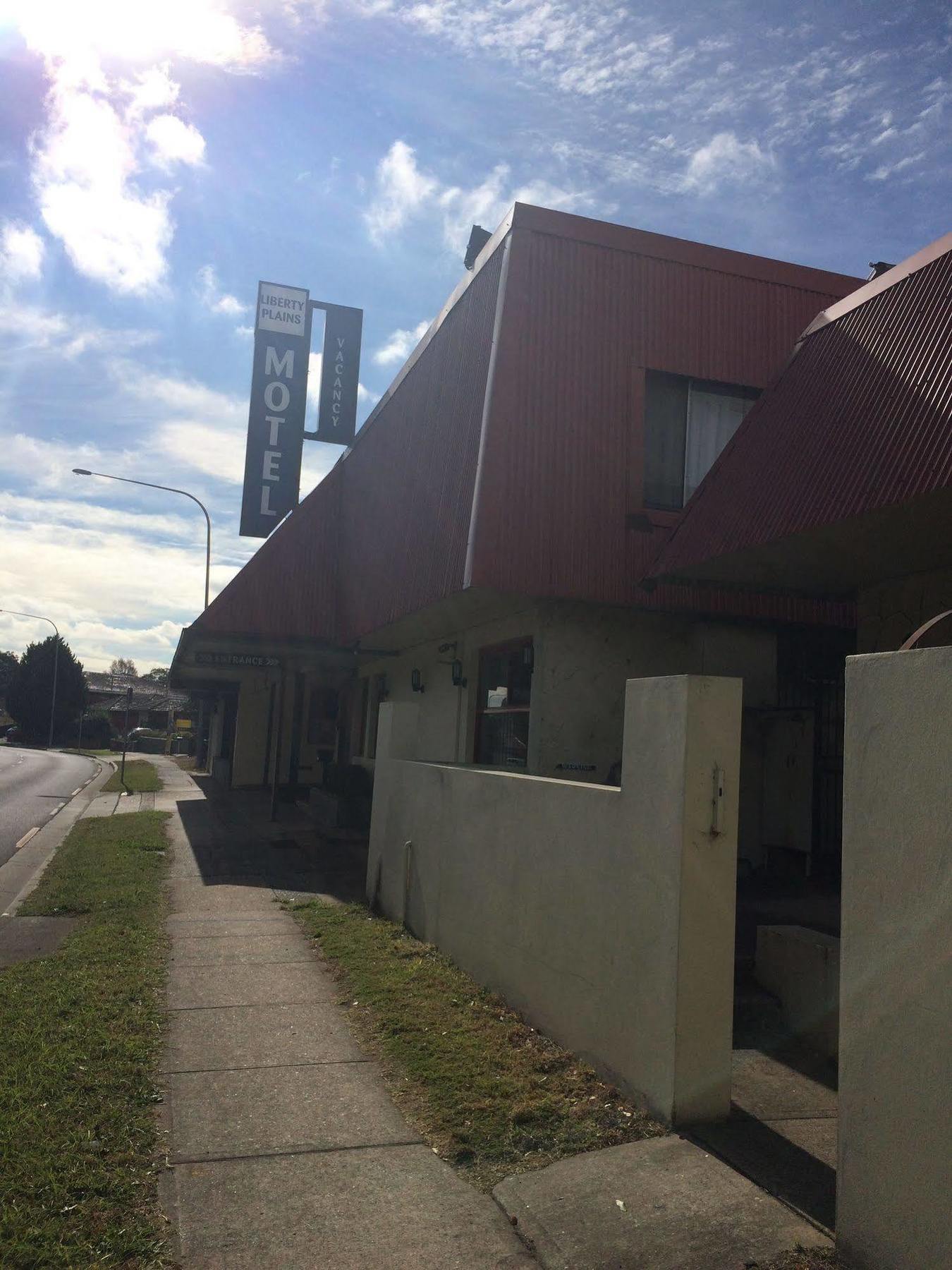 Liberty Plains Motor Inn Sydney Bagian luar foto